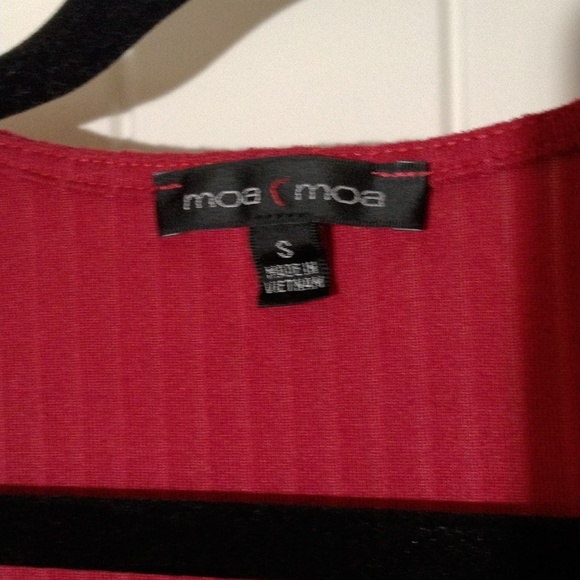 Red Top - Picture 3 of 3